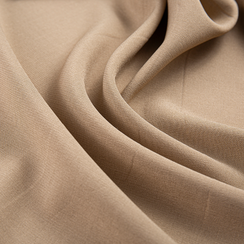 DS675 221GSM Imitation acetat Lelis 2/2 Ljusbrun twill Polyestertyg för vardagskläder och byxor